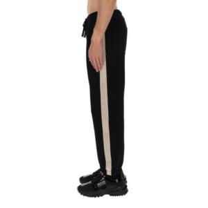  899 BLACK
