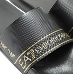 MC139 FULL BLAC