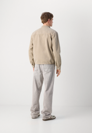 TAUPE TAUPE
