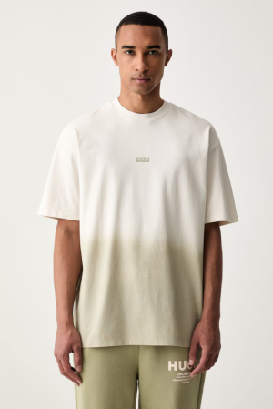  925