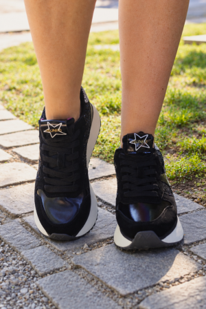  11 BLACK